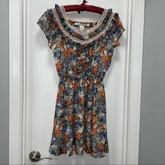 American Rag Dresses & Skirts - American Rag Cie Dress Mini Floral Print Lace Neckline Ruffles Fit and Flare XS